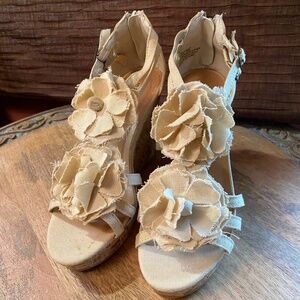 Madden Girl Women's KLOVERR Wedges